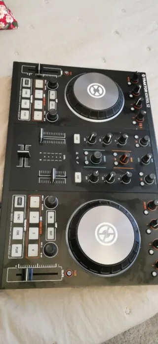 Controlador DJ Traktor Kontrol S2