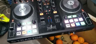 Controlador DJ Traktor Kontrol S2
