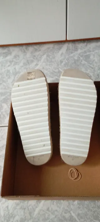 Sandalias blancas mujer