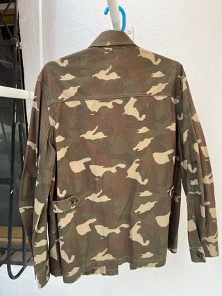 Chaqueta militar camuflaje