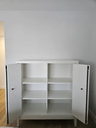 Armario IDANÄ blanco puertas plegables