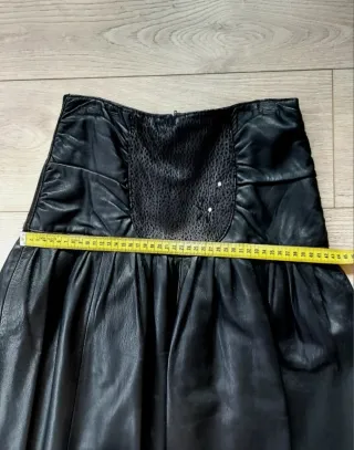 Talla 38 - Falda midi piel negra