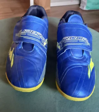 Zapatillas Adidas Negras y Rojas