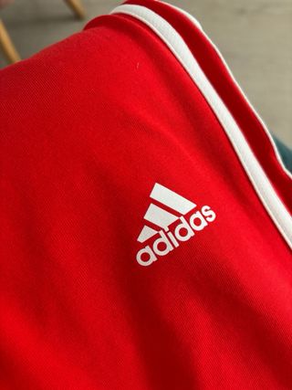 Leggings Adidas rojos con rayas blancas