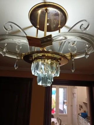 Lámpara de cristal y metacrilato dorada