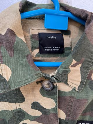 Chaqueta Corta Militar Bershka Talla M