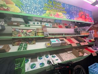 Cámara frigorífica industrial estanterias y nevera