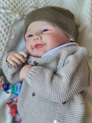 Bambino Reborn Occhi Aperti Sorridente Tomás