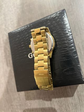 Reloj Guess Dorado Caja Cronógrafo