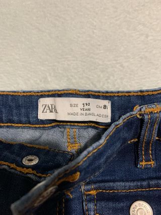 Pantalones vaqueros niña