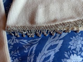 Jersey crop top fino de Zara beige con pedrería