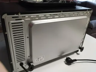 Horno convencional con grill. Silvercrest negro.