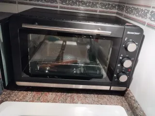 Horno convencional con grill. Silvercrest negro.