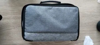 Proyector blanco y gris