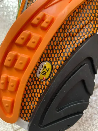 Nike Air Ghost Racer Naranja Plata