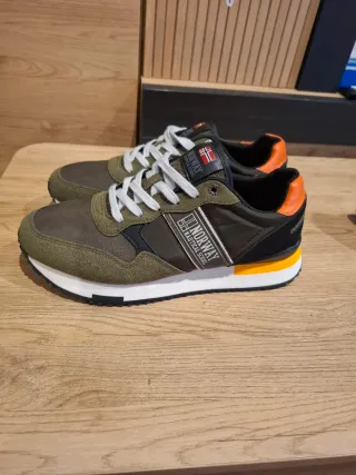 Zapatillas Norway Talla 43 Verde y Naranja
