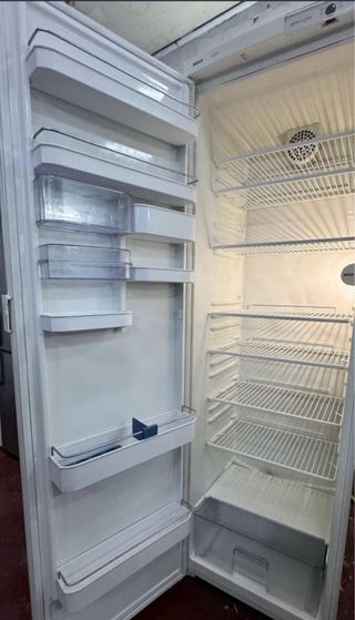 NEVERA VERTICAL SOLO NEVERA BOSCH BLANCO