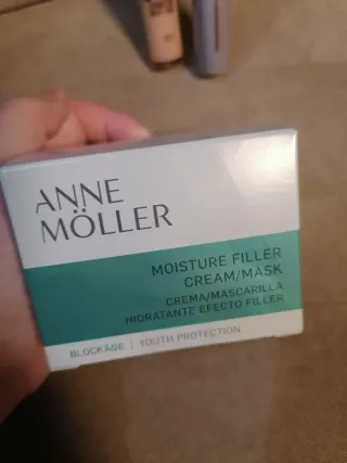 Lote maquillaje Maybelline New York y Anne Moller