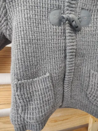 Abrigo bebé punto gris 3-6 meses y borreguillo
