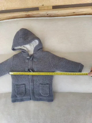 Abrigo bebé punto gris 3-6 meses y borreguillo