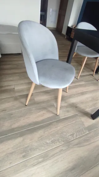 Mesa de comedor con 3 sillas