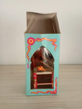 Silla decorativa flamenca con guitarra