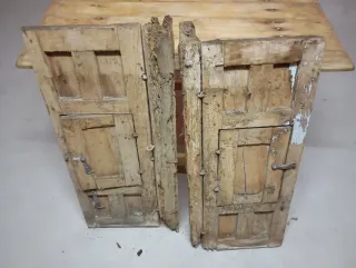 Puerta antigua madera 2 hojas mirilla alacena
