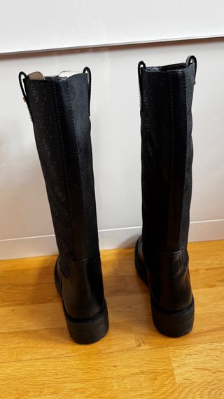 Botas altas Guess negras a estrenar