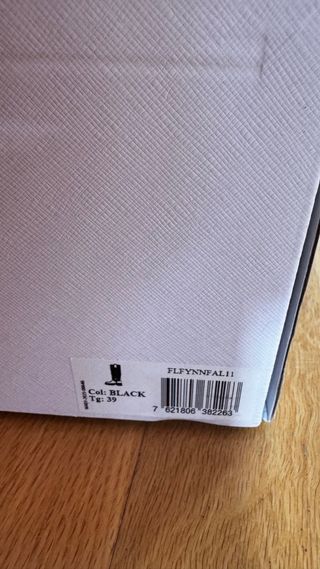 Botas altas Guess negras a estrenar