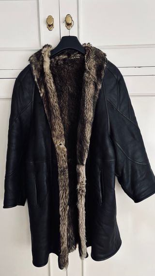 Abrigo vintage de piel con forro sintético