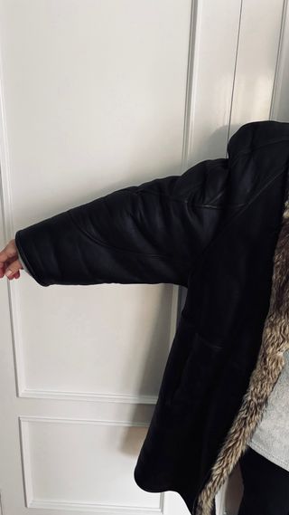 Abrigo vintage de piel con forro sintético