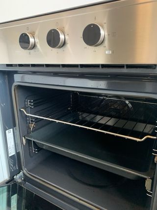 Horno Teka con bandeja y rejilla