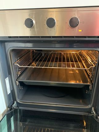 Horno Teka con bandeja y rejilla