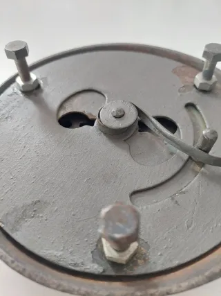 Mirilla antigua hierro rorja puerta