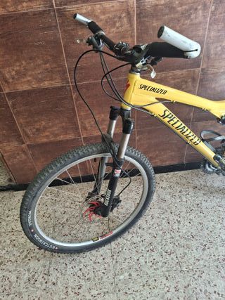Bicicleta Specialized Amarilla Montaña