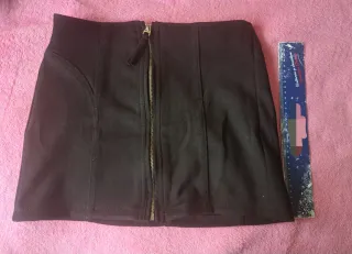 Falda con cremallera Bershka