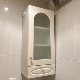 Mueble de baño blanco