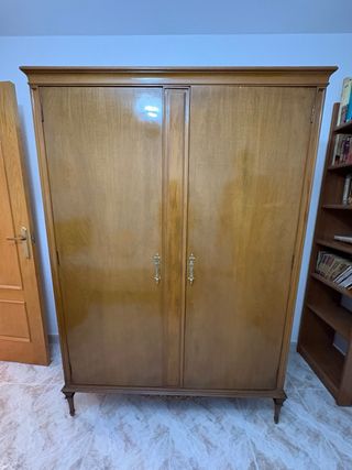 Muebles de habitación: Cama ,mesita y armario