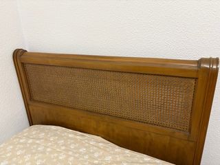 Muebles de habitación: Cama ,mesita y armario