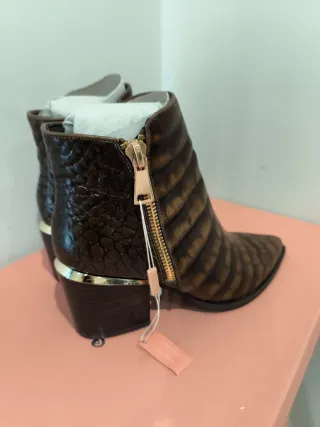 Botines Alma en Pena Marrones Cocodrilo