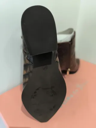 Botines Alma en Pena Marrones Cocodrilo