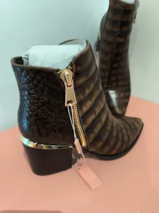 Botines Alma en Pena Marrones Cocodrilo