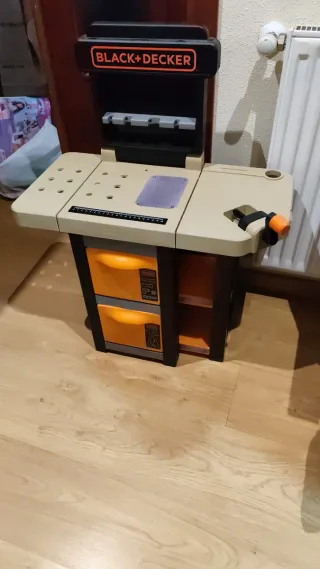 Banco de herramientas Black+Decker para niños