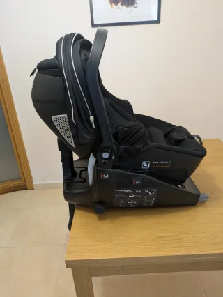 Carro Jane + sistema Isofix Matrix para el coche