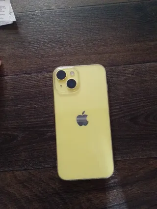 Apple iPhone amarillo 14