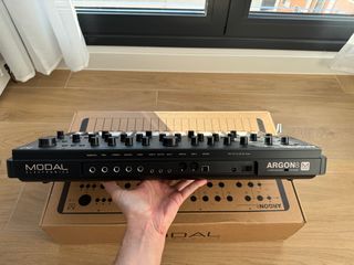 Modal Argon8 Sintetizador Wavetable