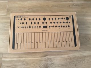 Modal Argon8 Sintetizador Wavetable