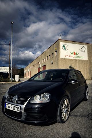 Volkswagen Golf R32