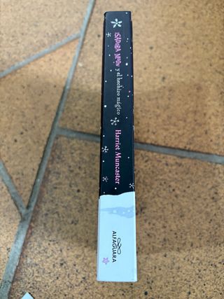 Libro edicion especial ISIDORA MOON