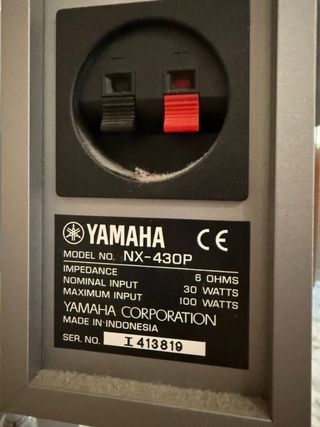 Juego de 6 Altavoces Yamaha.